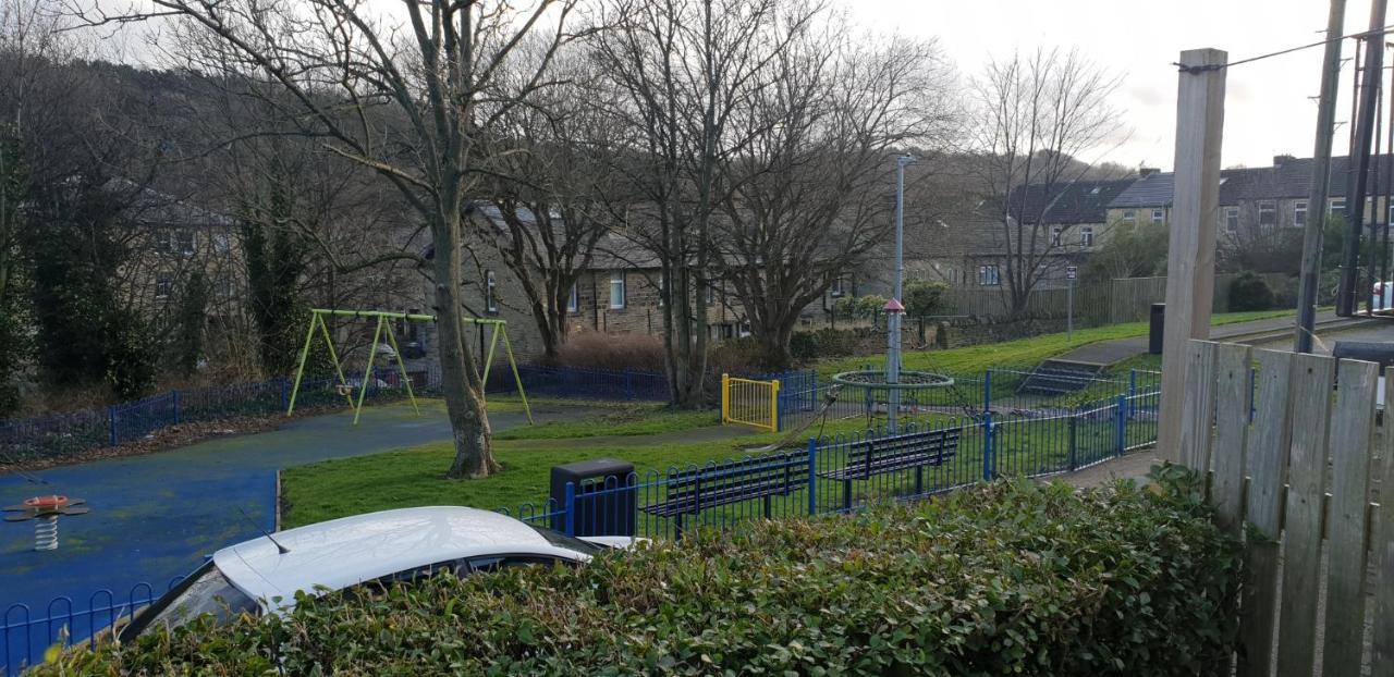 Joyful Place Huddersfield Esterno foto